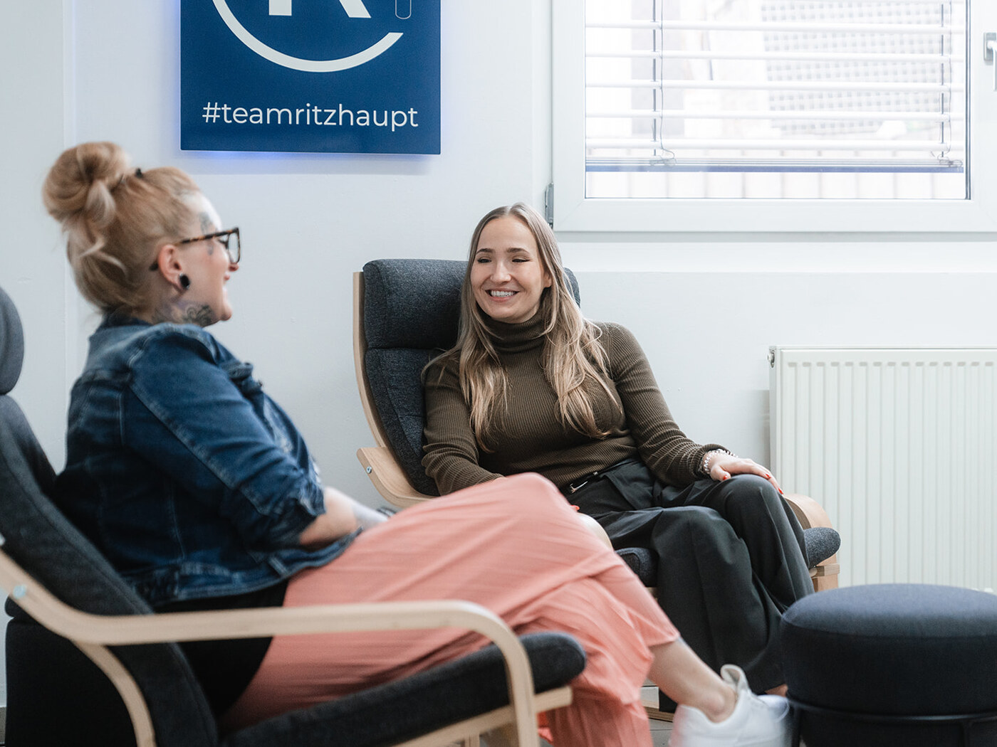 Aufenthaltsraum mit Relaxsesseln — #teamritzhaupt